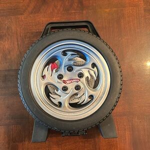 Hot Wheels Tara Toy  30 Car Tire Shaped Storage Case Holder